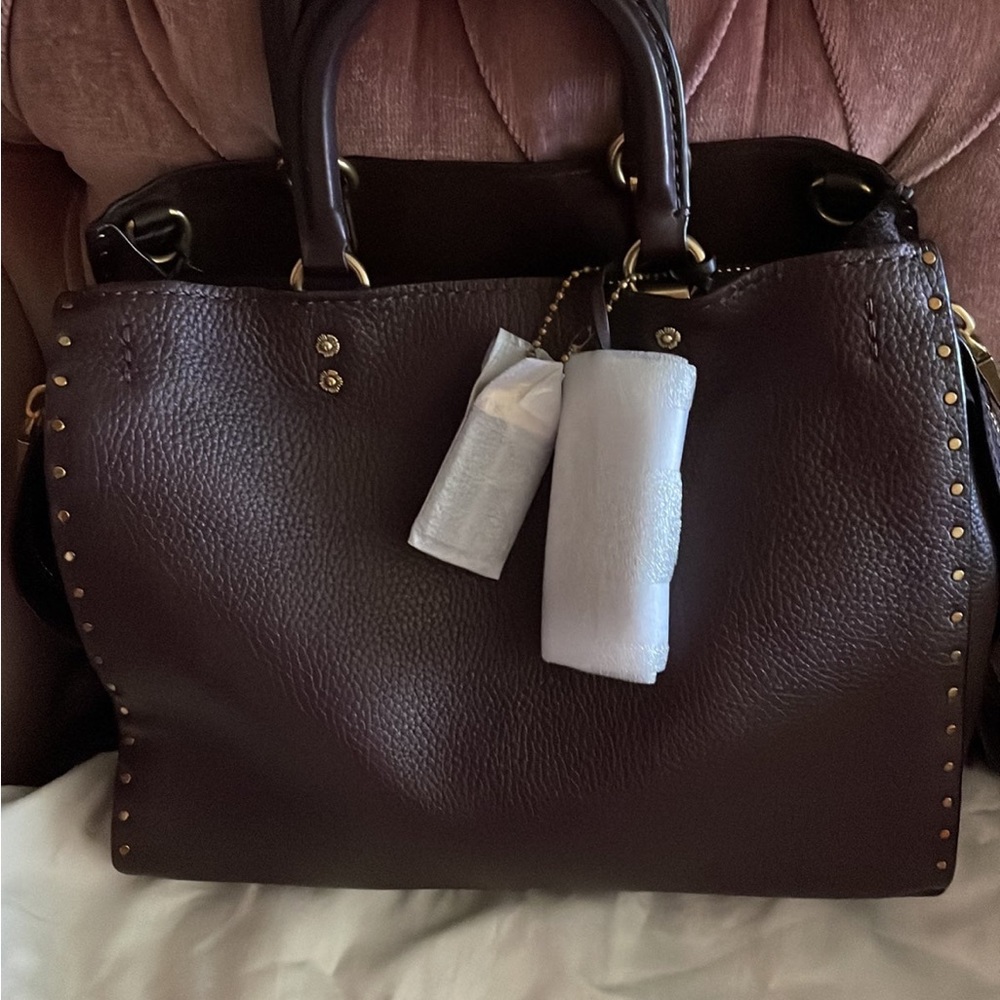 Coach Oxblood Gold Rivet Rogue NWT RARE - Picture 4 of 12